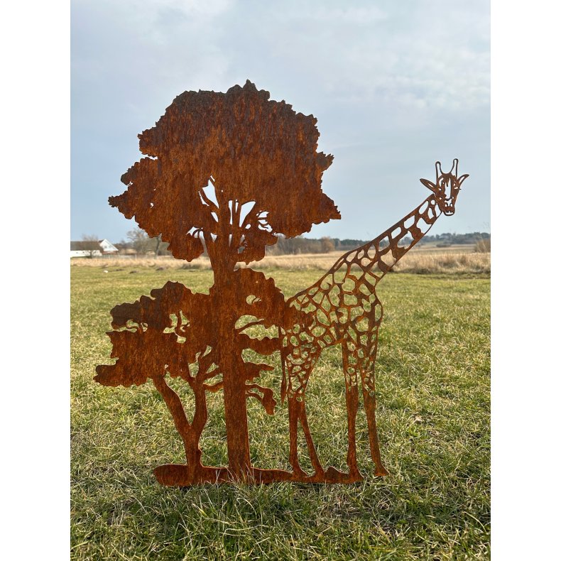 Giraf med trer
